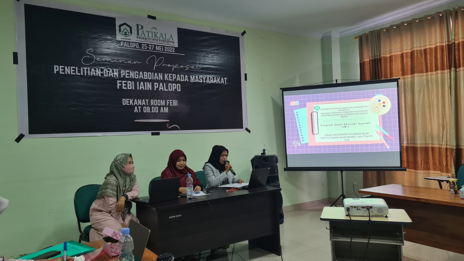 SALURKAN HIBAH PENELITIAN DAN PKM : PATIKALA RESEARCH AND PUBLISHING FEBI IAIN PALOPO ADAKAN SEMINAR PROPOSAL