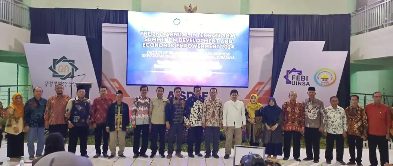 Dekan FEBI IAIN Palopo Hadiri AISDEE 2024 di Surabaya: Optimalisasi Pembelajaran untuk Era Digital