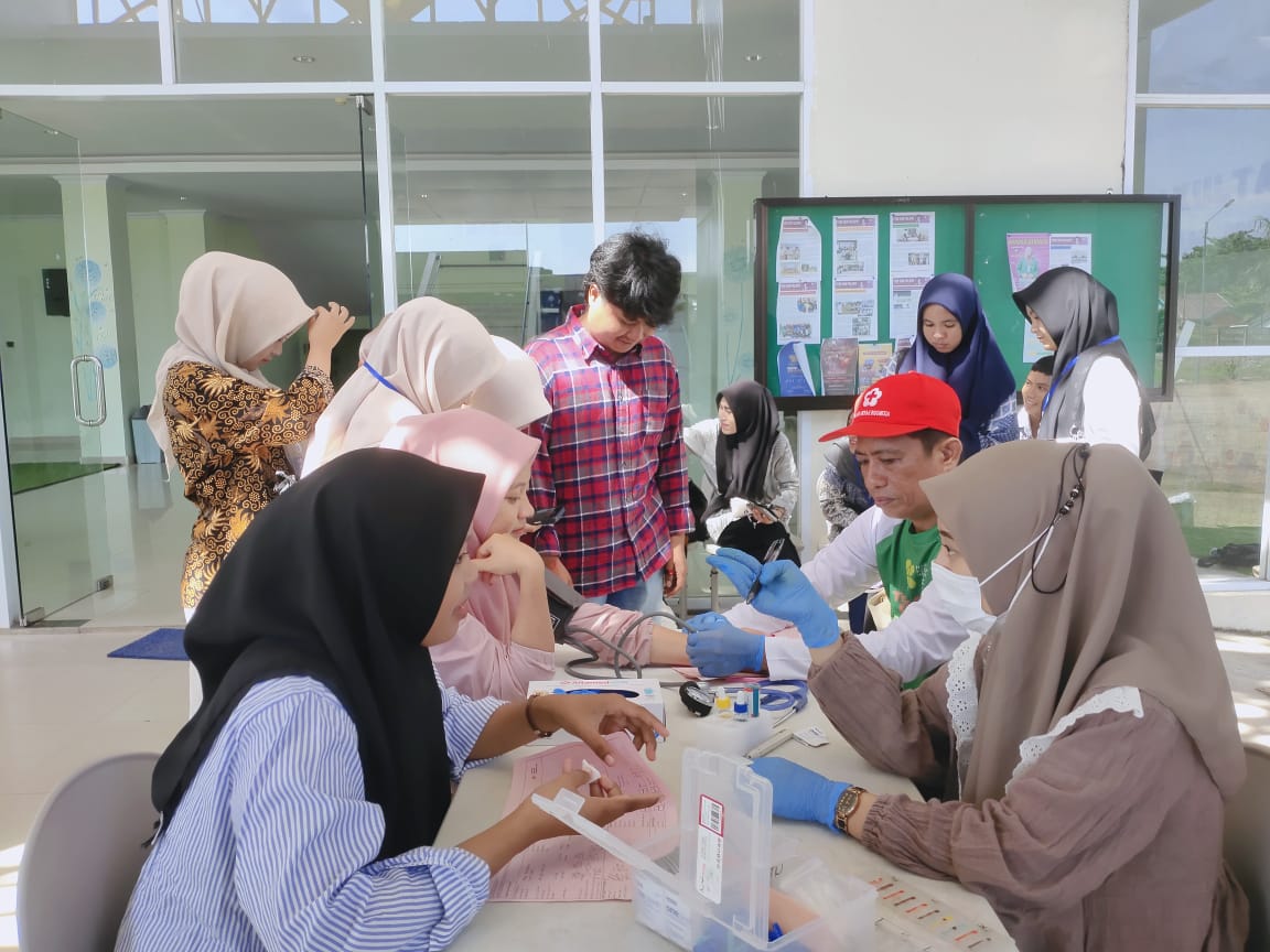 HMPS Ekonomi Syariah FEBI IAIN Palopo dan PMI Kota Palopo Gelar Donor Darah untuk Tingkatkan Kepedulian Sosial Mahasiswa