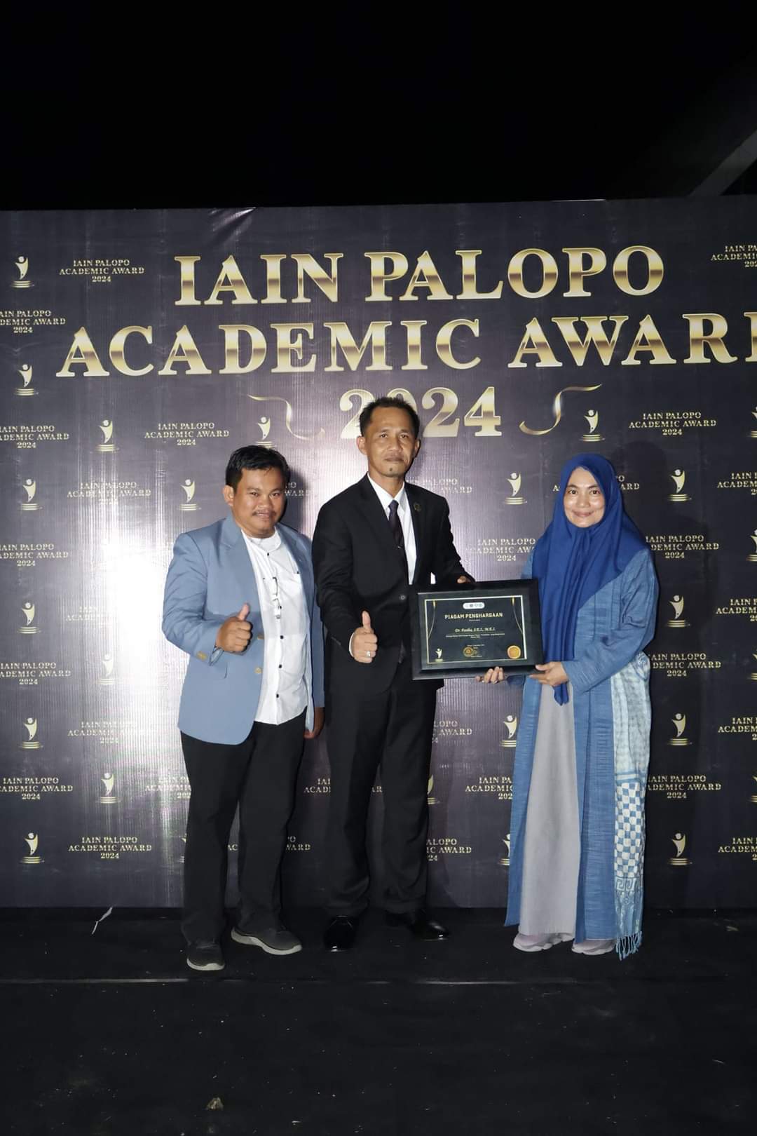 Dr. Fasiha, M.E.I., Raih Penghargaan Dosen Berprestasi pada Academic Award IAIN Palopo