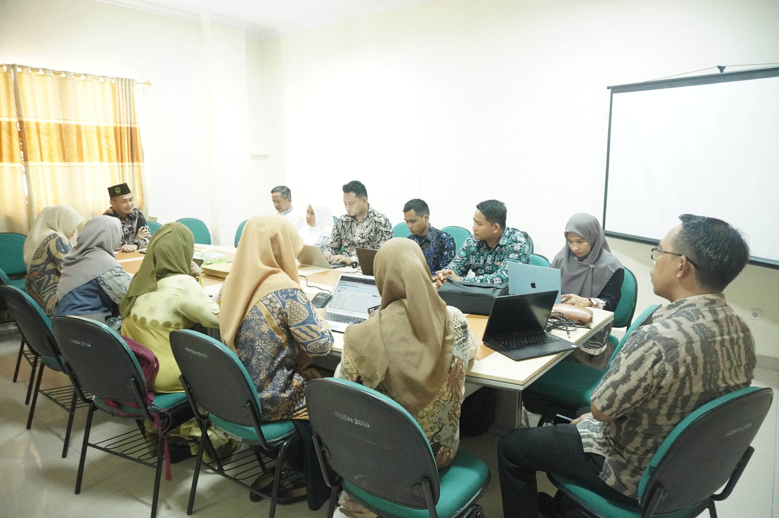 Rapat Finalisasi Distribusi Mata Kuliah FEBI Dihadiri Rektor IAIN Palopo