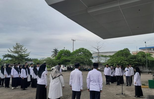 FEBI IAIN Palopo Fokus Tingkatkan Monitoring Perkuliahan dan Persiapan Magang melalui Apel Pagi
